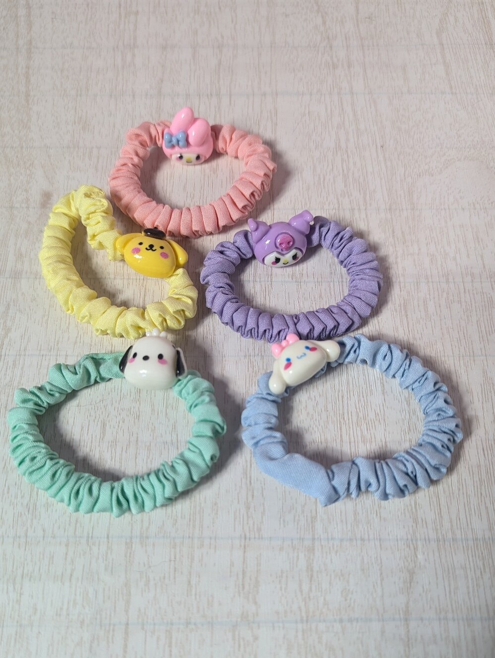 Sanrio kawaii 5 pk skinny scrunchies pastel hair ties